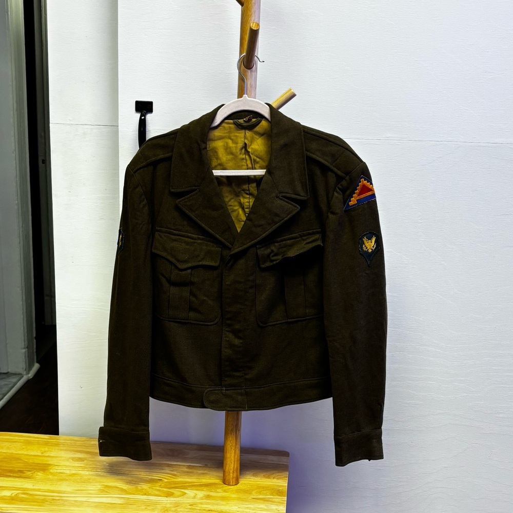 Military-Style Men's Jacket in Olive Green